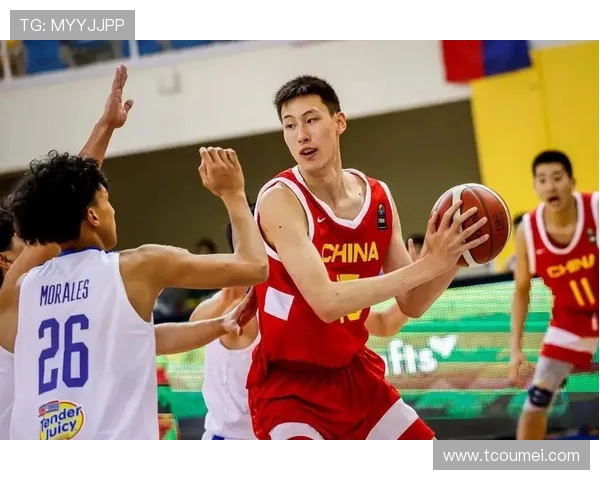 中国男篮战胜菲律宾晋级亚洲杯四强，刘炜关键时刻展现领袖风采