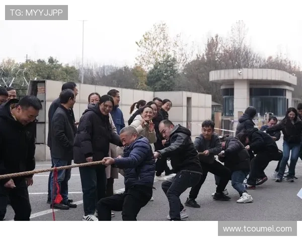 中国篮球队逆转胜澳大利亚成功晋级世界杯四强 全员拼搏展现团队精神