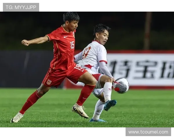 国足鏖战九十分钟绝平劲敌 全队团结奋进展现顽强拼搏精神