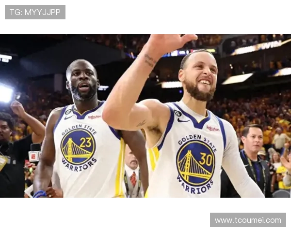勇士队新赛季备战强势来袭 库里领衔球队磨合力求再度冲击总冠军